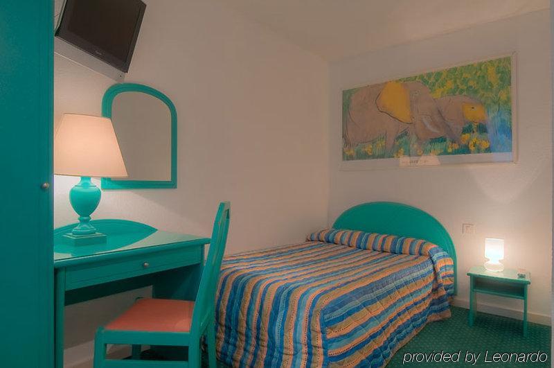 Hotel Croix De Malte París Habitación foto