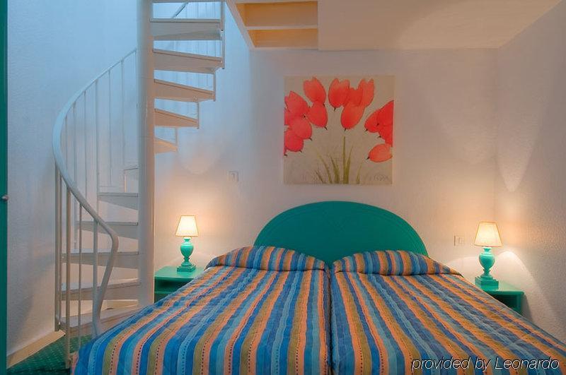 Hotel Croix De Malte París Habitación foto